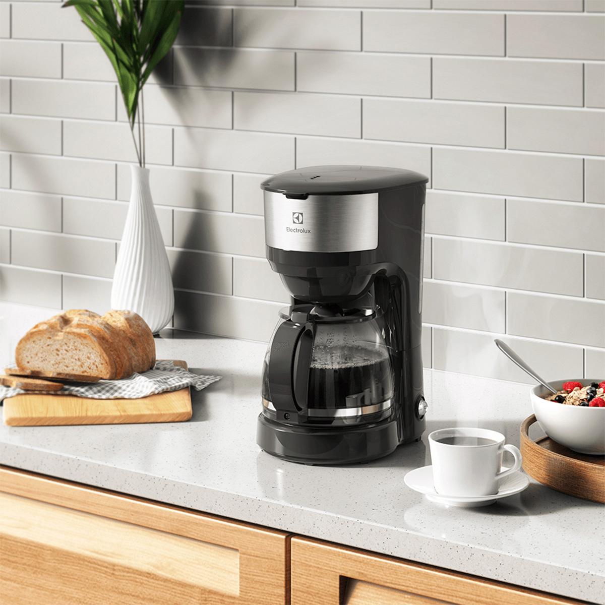 Cafetera Eléctrica Electrolux Inox Ecm20 1,2l Color Negro